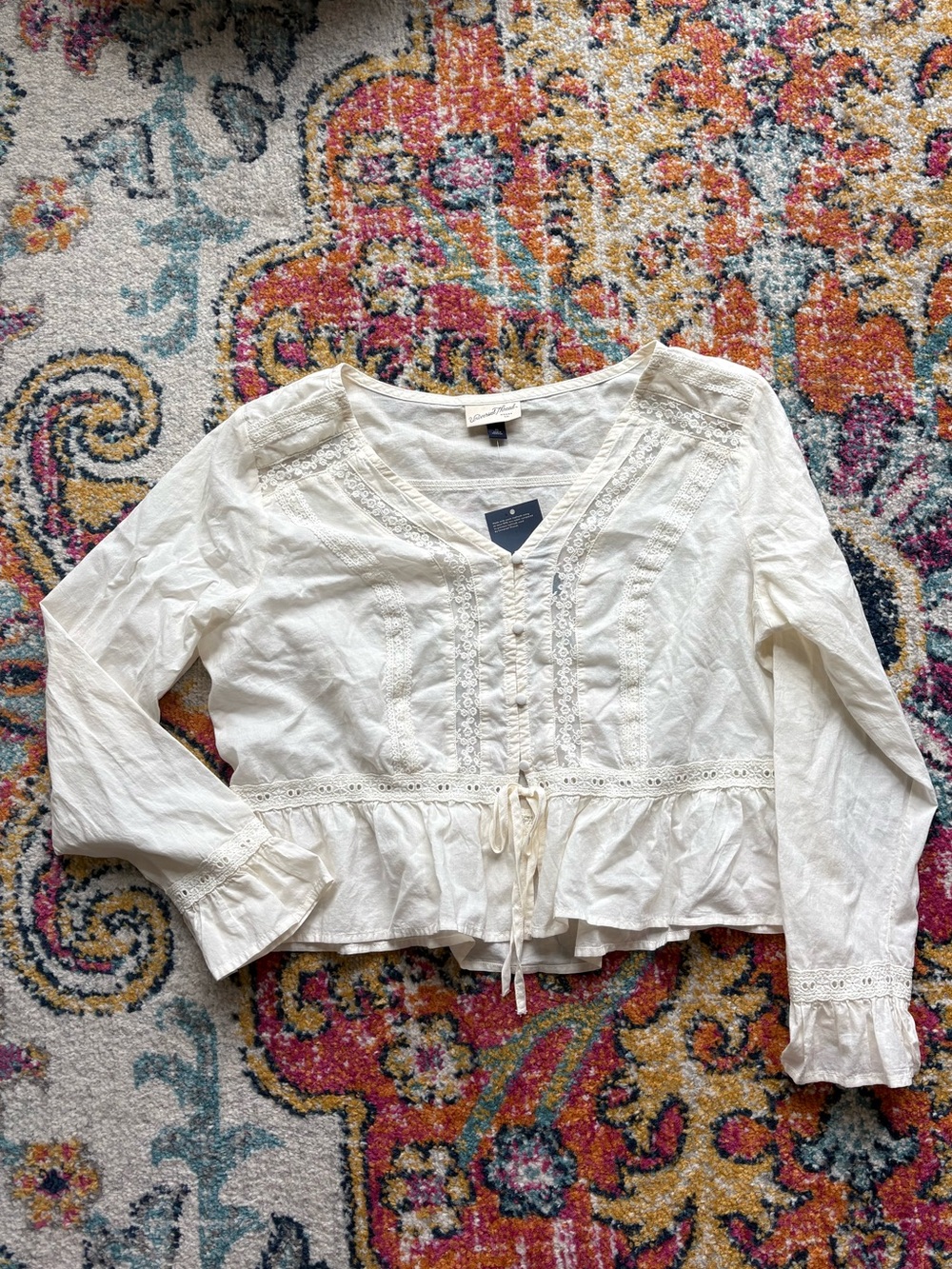 Universal Thread Cream Embroidered V-Neck Blouse